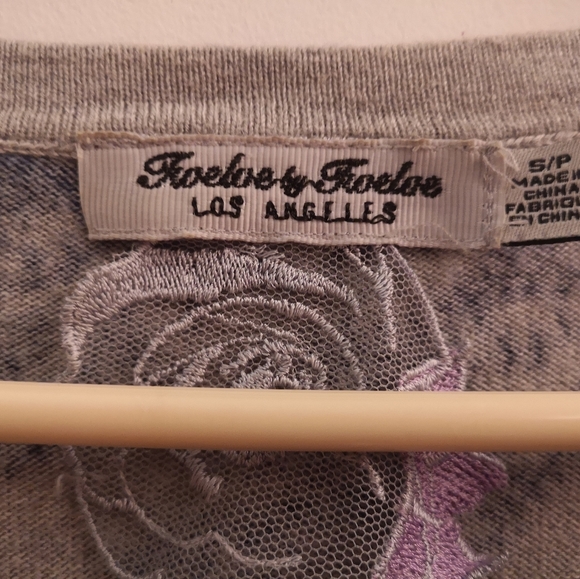 Women's twelve by twelve sweater, size small - Picture 4 of 5